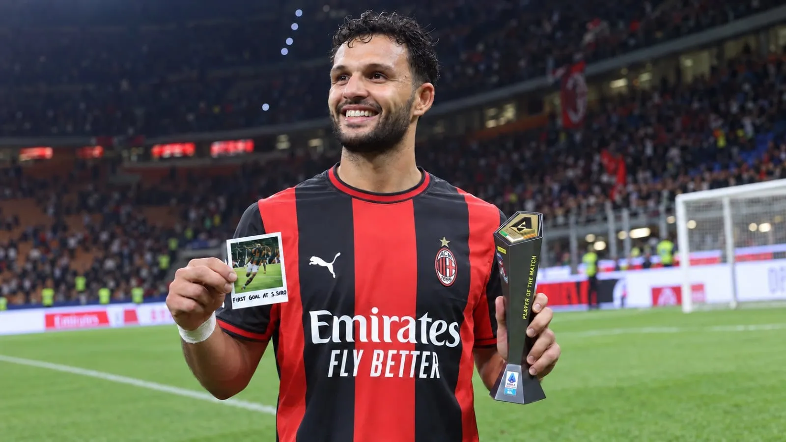 Goncalo Ramos z trofeum za MVP